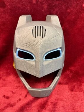 🎃 Batman vs Superman: Dawn of Justice Light-Up Voice-Changer Helmet – Tested J